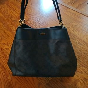 Coach logo 3 compartment purse